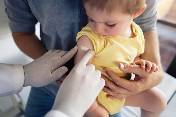 Infant vaccine flu shot