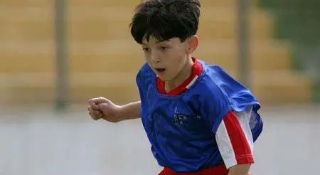 کودکی سردار آزمون