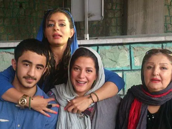 طناز طباطبایی