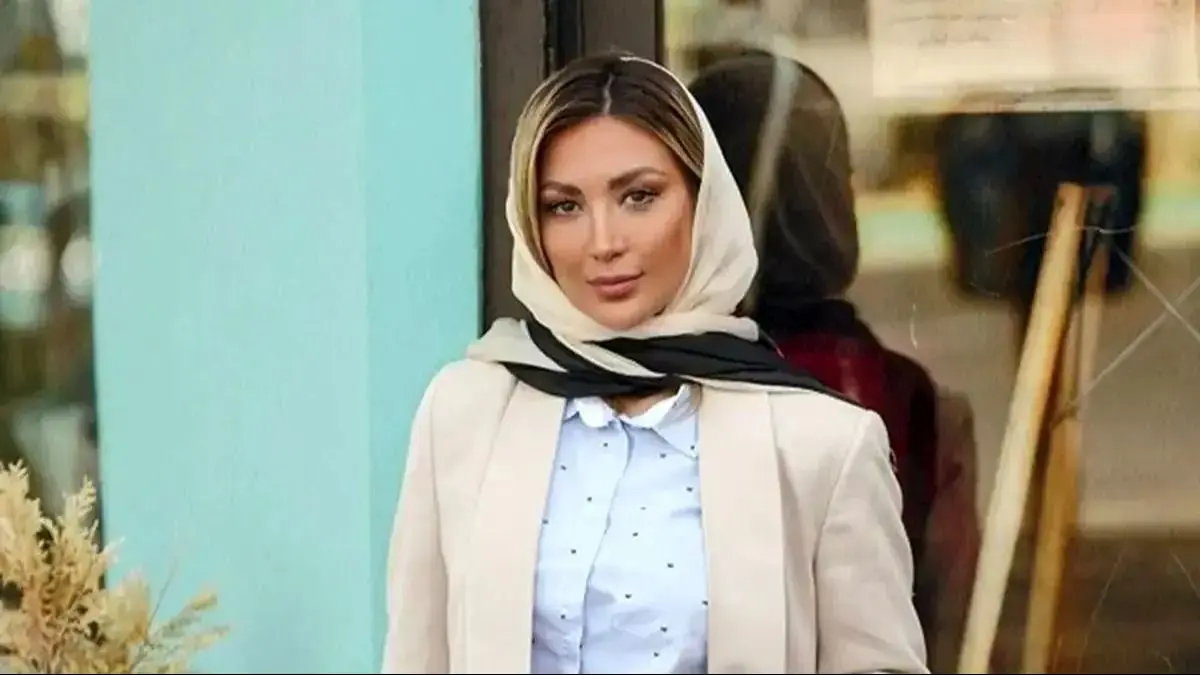 مینا مختاری