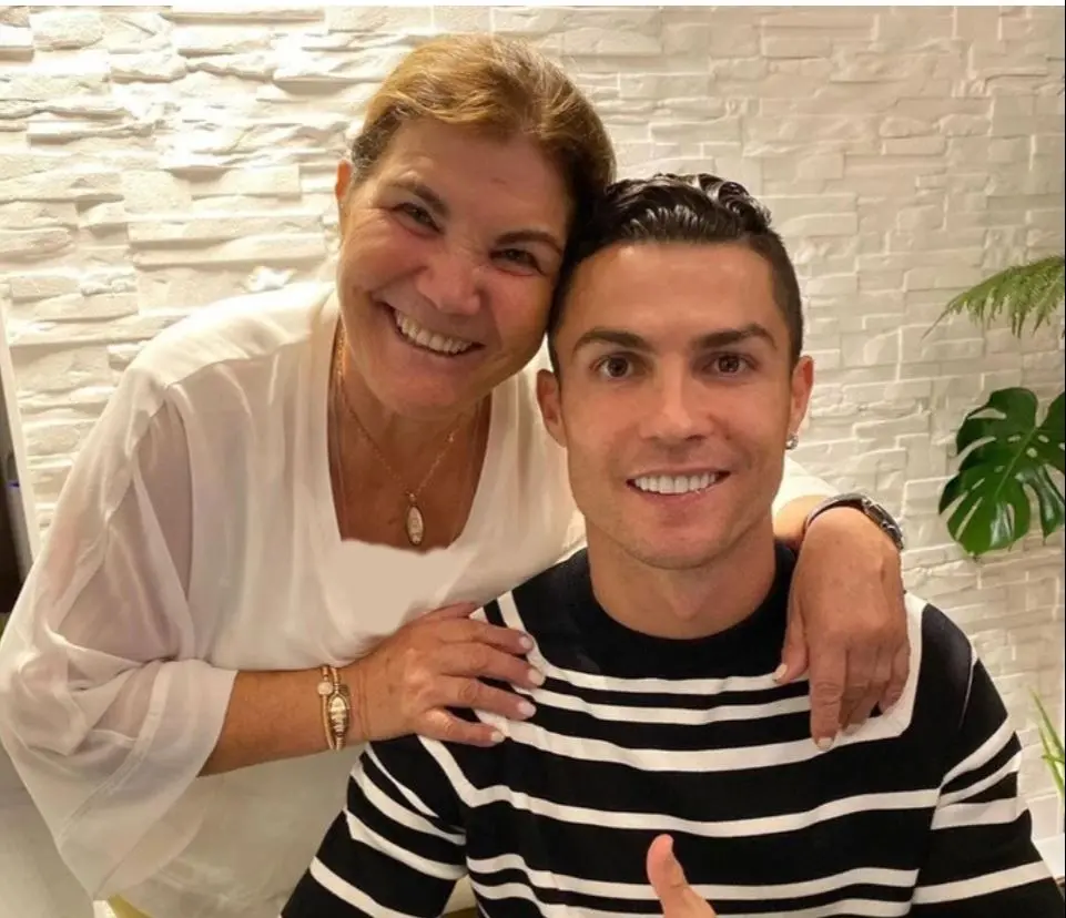 رونالدو و مادرش 