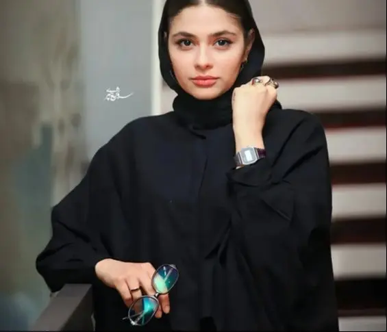 مینو آزرمگین