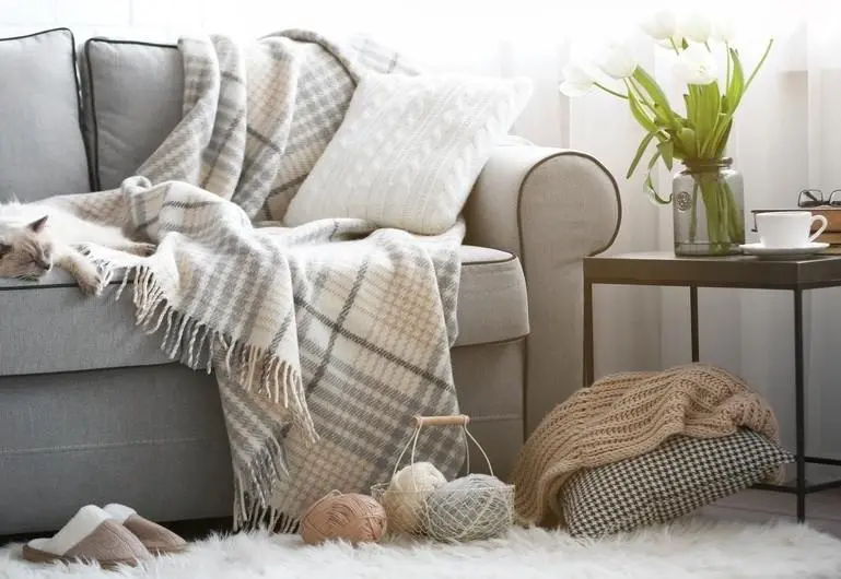 patterned-sofa-throw
