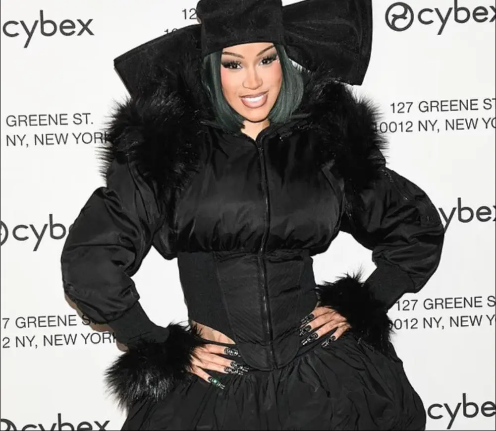 دنیا دادرسان