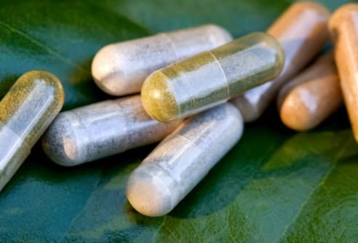493ss_thinkstock_rf_herbal_supplements_close_up
