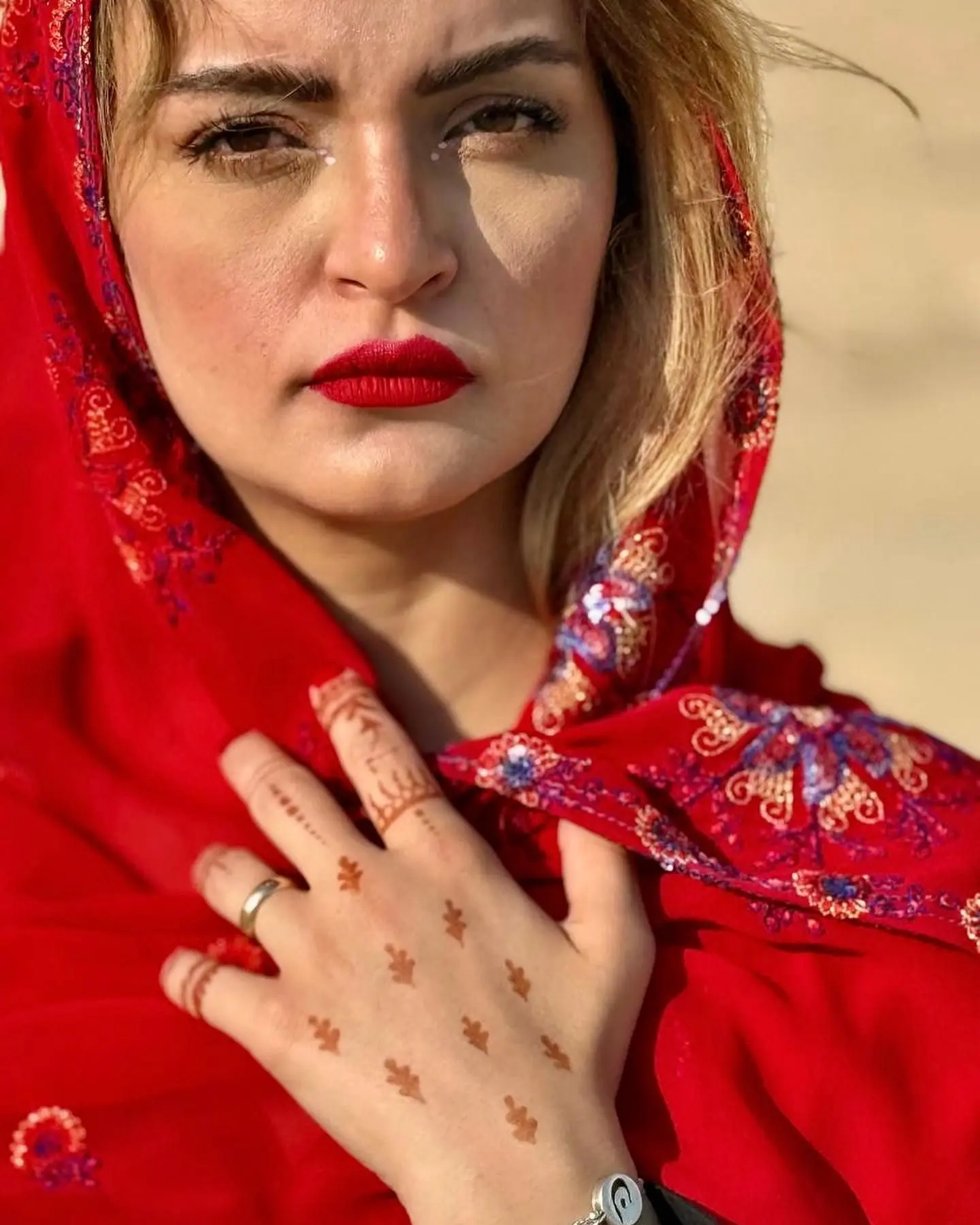  نیلوفر پارسا