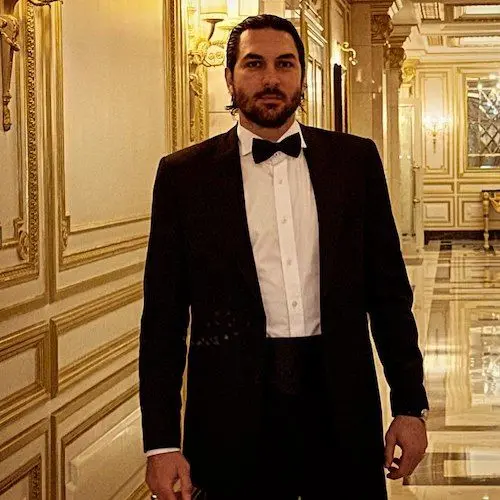 علیرضا حقیقی