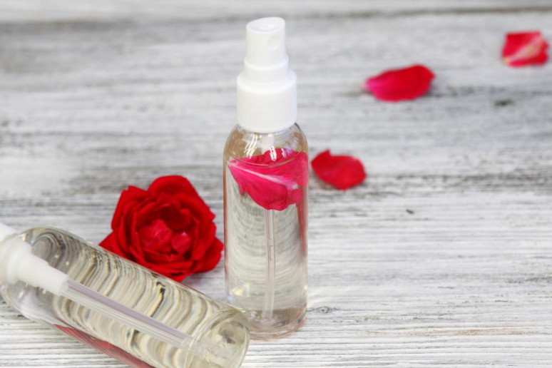 rose_water_in_spray_diffuser_bottle_jpg_1100×770_10_22_2024_01_31