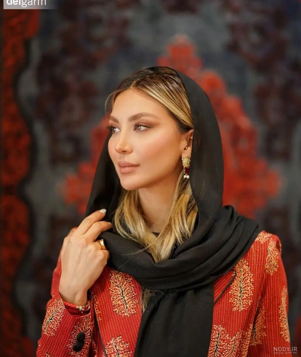 مینا مختاری 