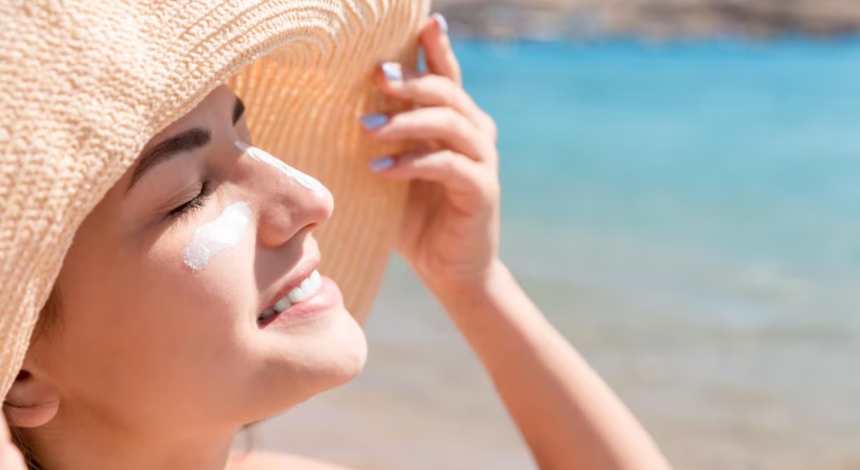 مراقبت از پوست در تابستان، چگونه در این گرما پوست شفافی داشته باشیم؟