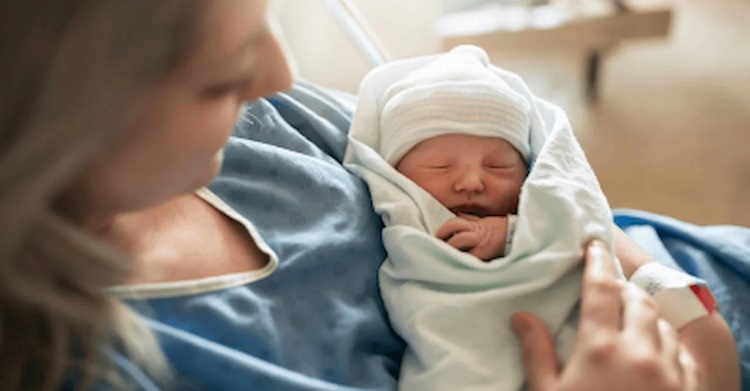 فواید زایمان طبیعی، نوزاد سالم تر دارد؟
