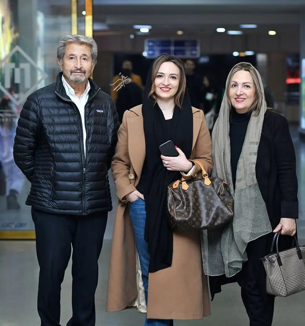 گلاره عباسی