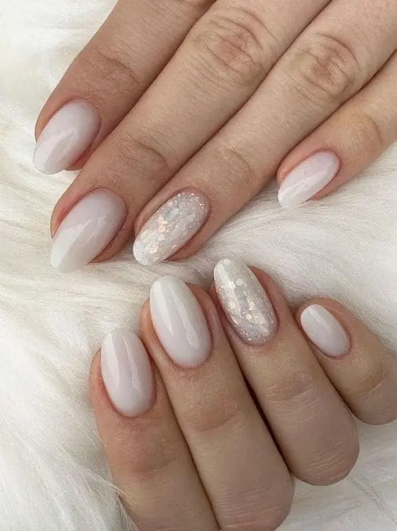 milky-white-nails.-7.