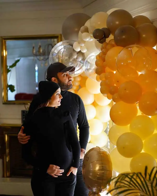 هنرمندان در دوران بارداری