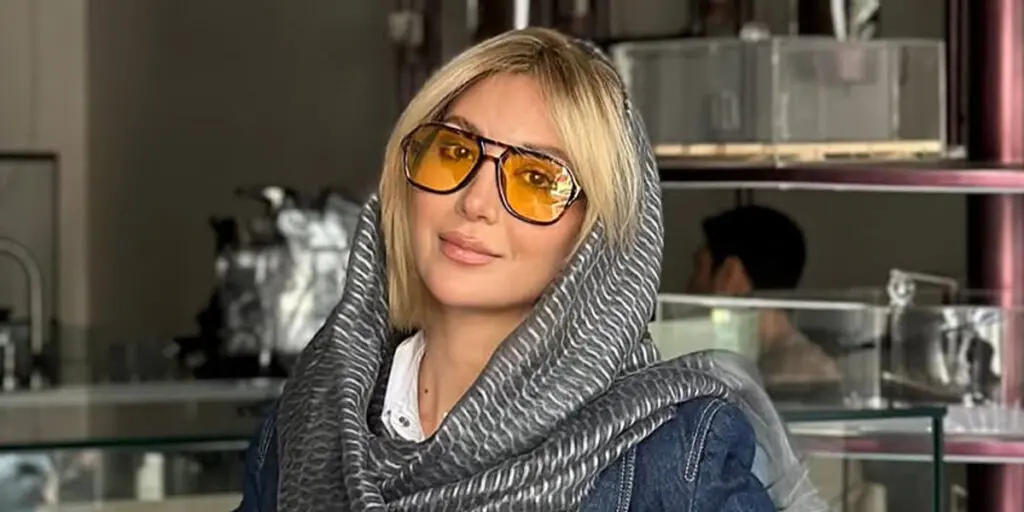 مینا مختاری در یونان