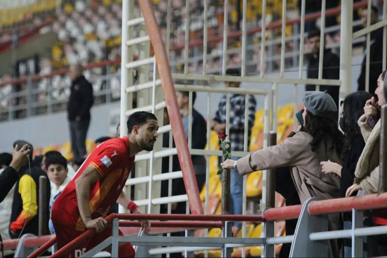 سنگرگیر و همسرش