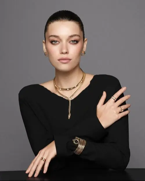 آفرا ساراچ‌اوغلو،