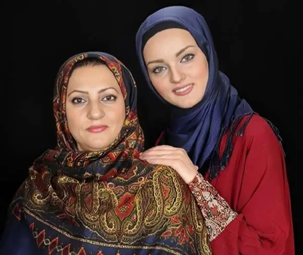 نیلوفر پارسا