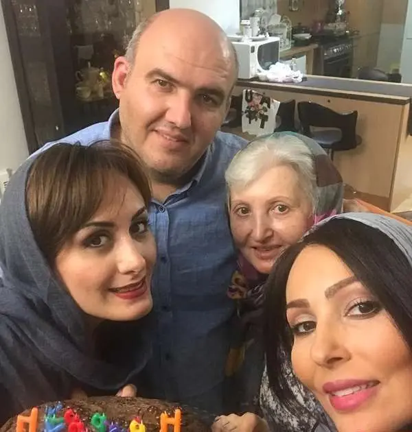 پرستو صالحی