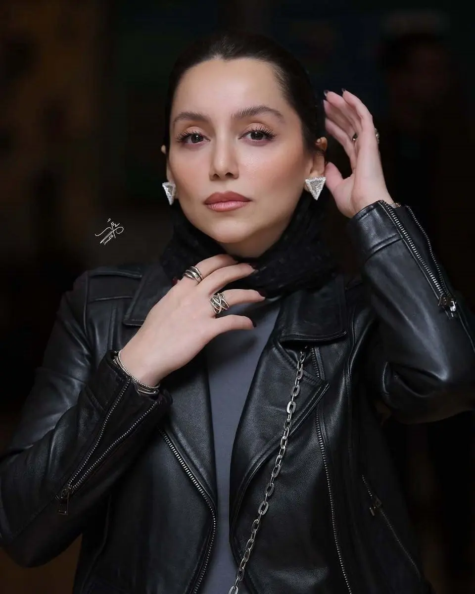 نازنین بیاتی