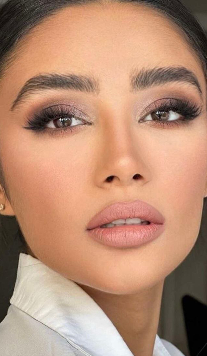 آرایش چشم دودی