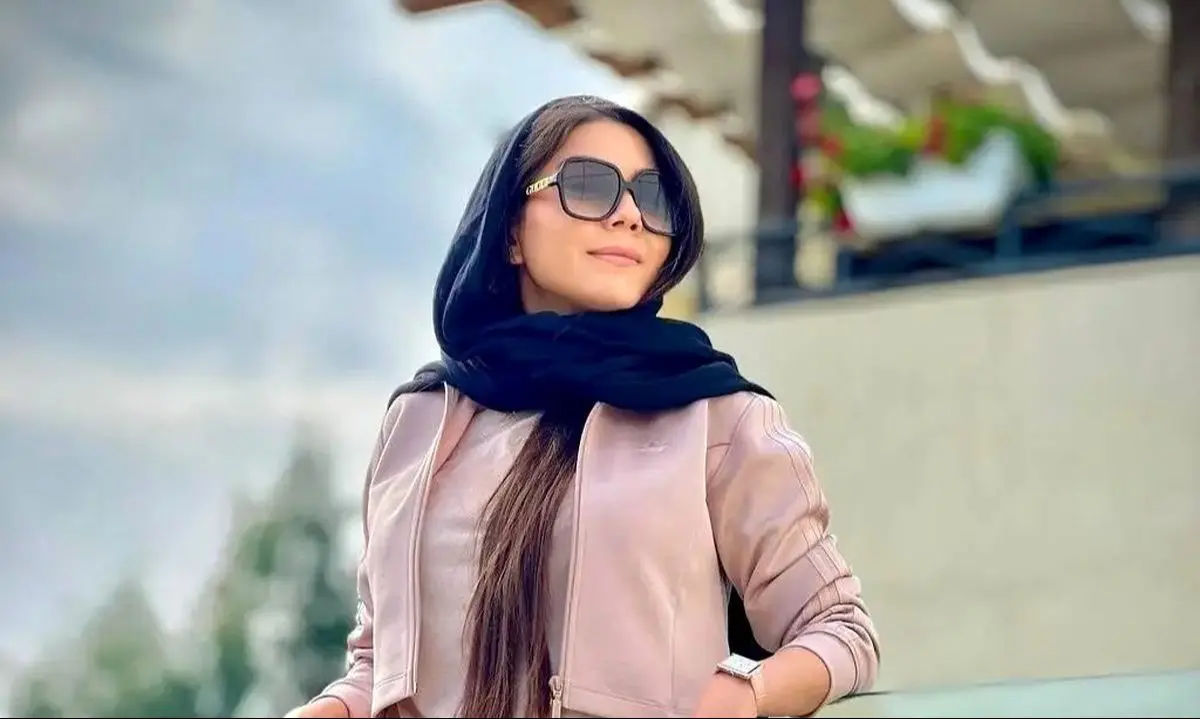 آزاده زارعی 