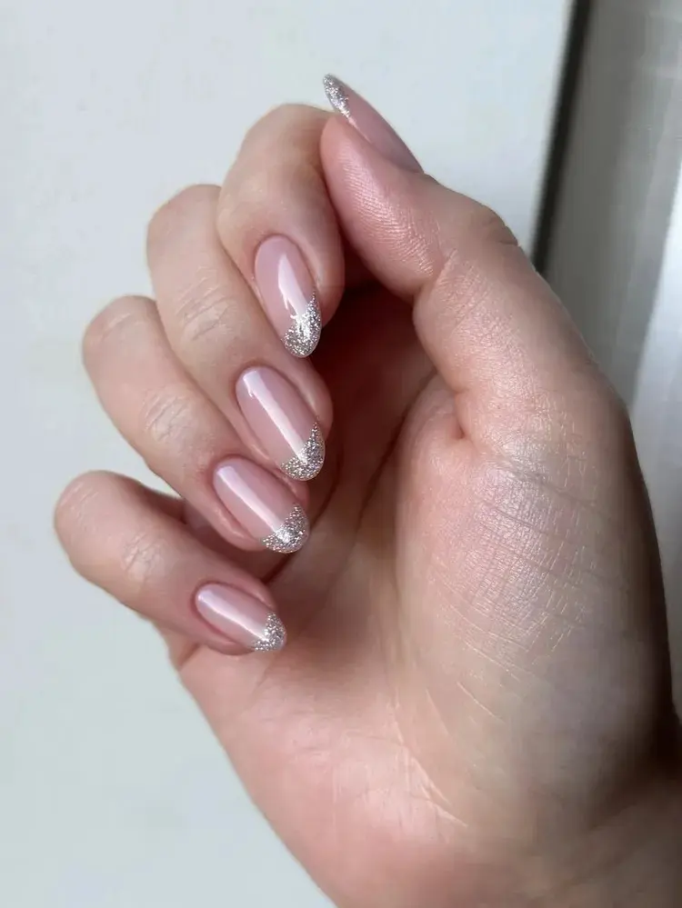 valentines-day-french-tips-shimmer-tips_nailchark-c1e4a0fde959494ea018867167631e83