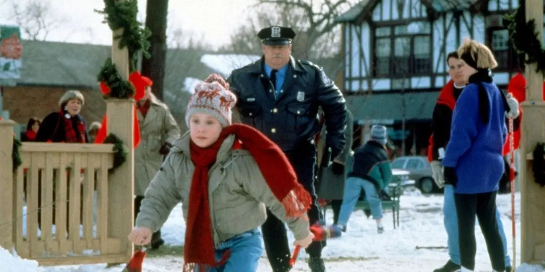 تنها در خانه