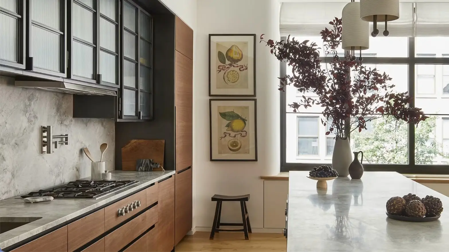 tina-ramchandani-walnut-kitchen-11e07fcbf1a44a3eb682c32787b4662b