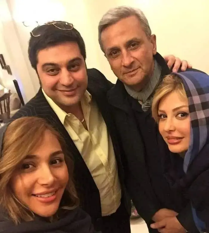  نیوشا ضیغمی و خواهرش