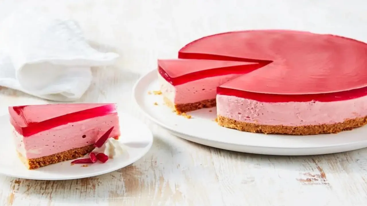 How-to-make-cheesecake-with-jelly