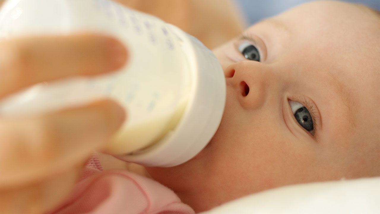 شیر خشک مناسب نوزادان، کدام‌ها هستند؟