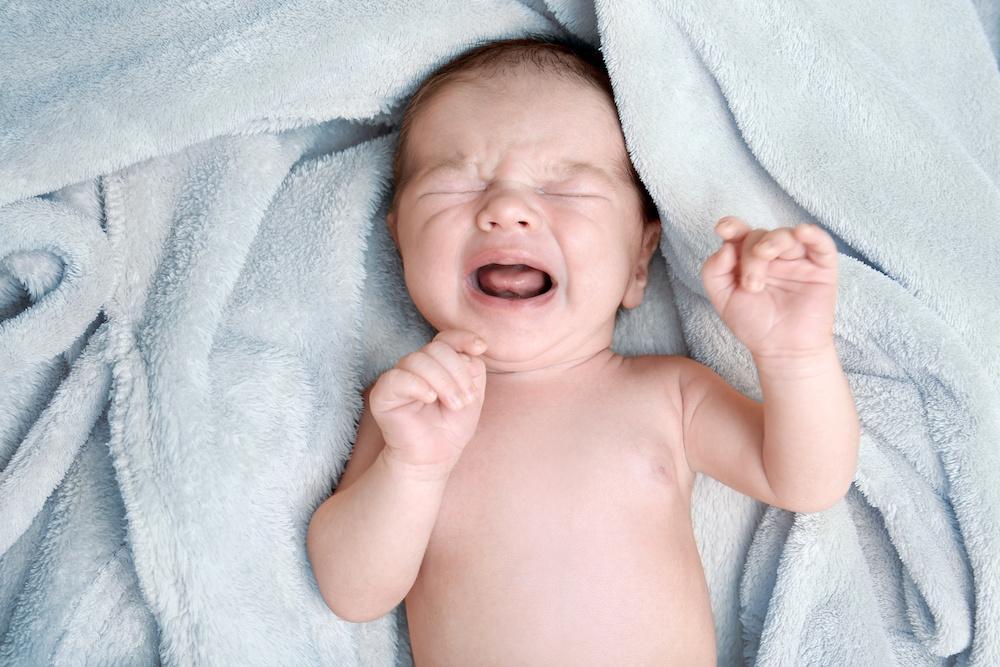 تشخیص دلیل گریه نوزاد، چطور بفهمیم؟