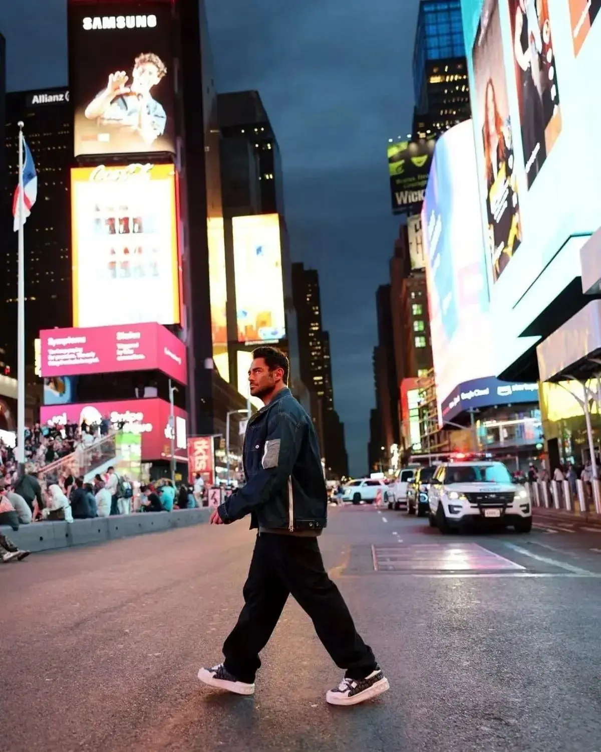 محمدرضا گلزار