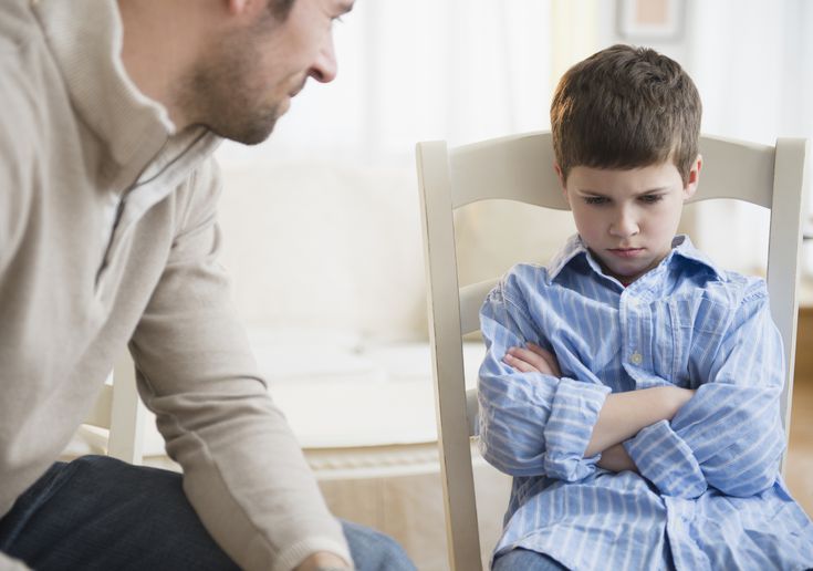 چرا فرزندم از من متنفر است؟ درک ریشه‌های تنفر در خانواده
