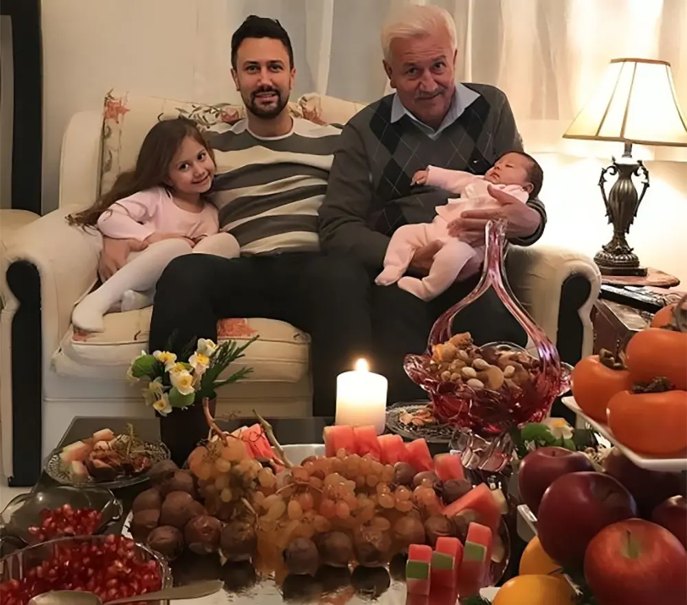 شاهرخ استخری