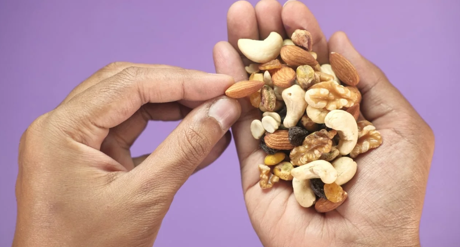 Eating_mixed_nuts_in_the_morning_min_jpg_1366×768_10_22_2024_01