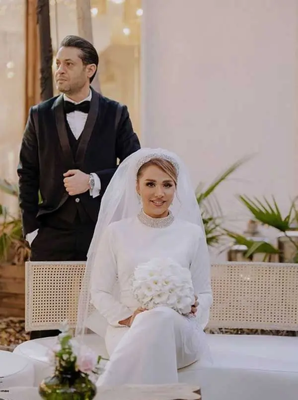 مهرناز دبیرزاده