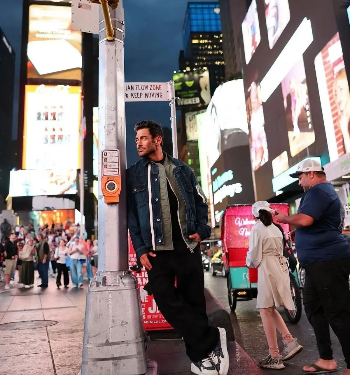 محمدرضا گلزار