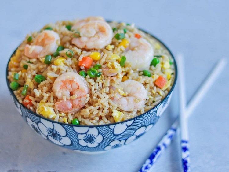 272834easy-homemade-shrimp-fried-ricefabeveryday4x3-64be29e3cfac42a9a20df5059c55e13d