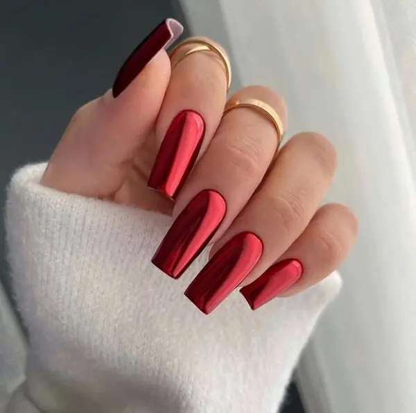 red-chrome-nail-model-1