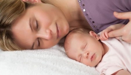 sleep-mother-baby-4