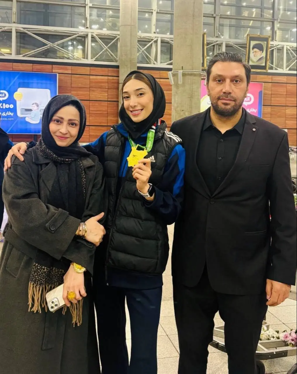 مبینا نعمت زاده