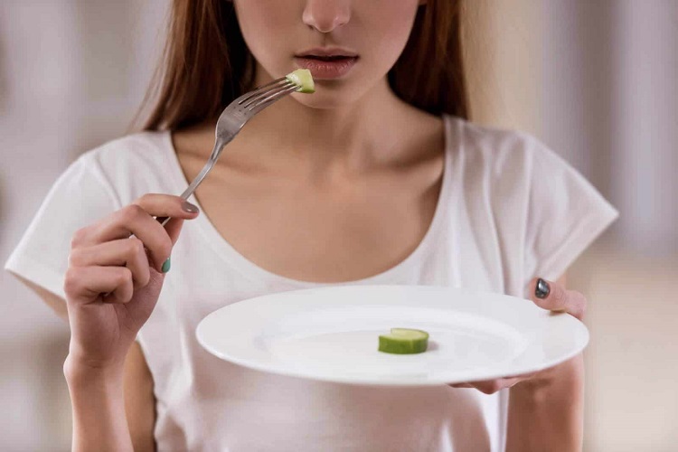 7-Signs-You-May-Have-an-Eating-Disorder