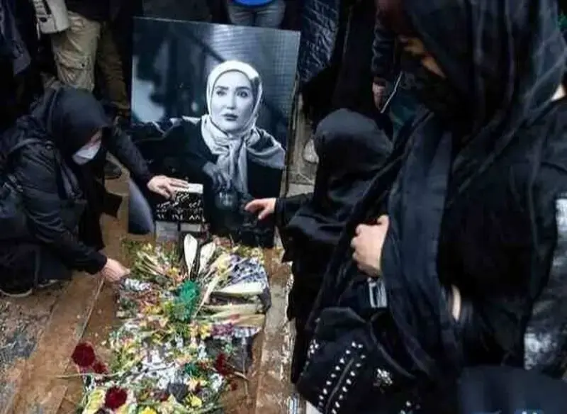 زهره فکورصبور