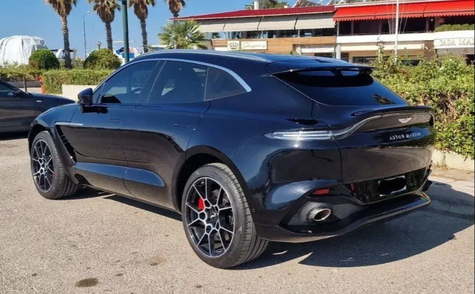 اتومبیل مهدی طارمی