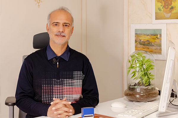 دکتر مصطفی ده مرده ئی