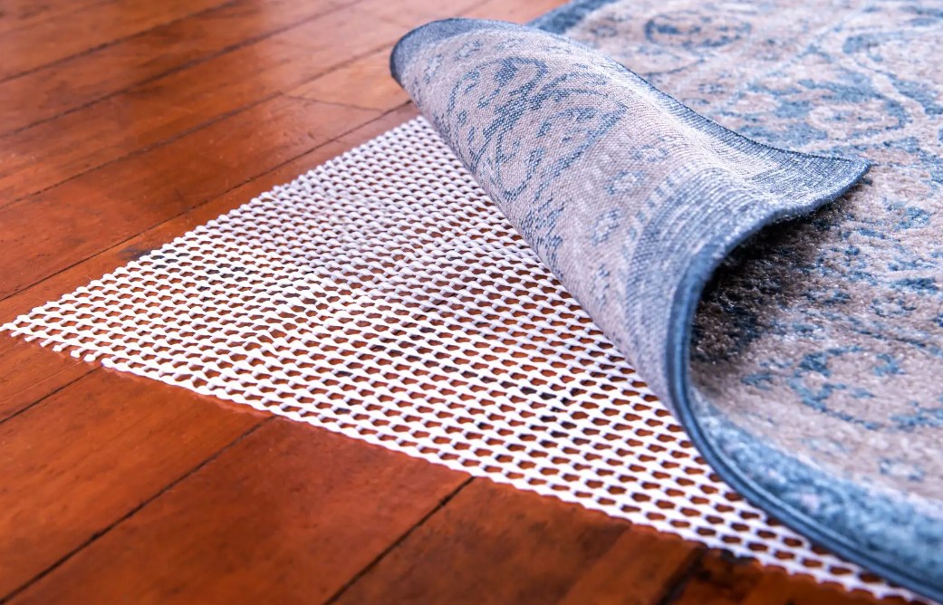 جلوگیری از سر خوردن فرش با چند راه‌حل ساده!