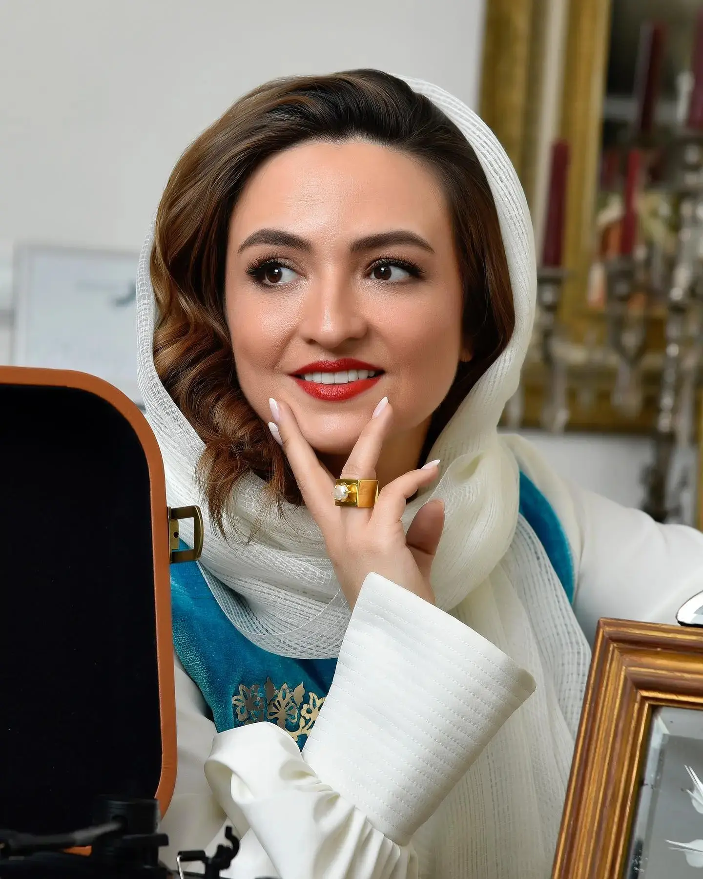 گلاره عباسی