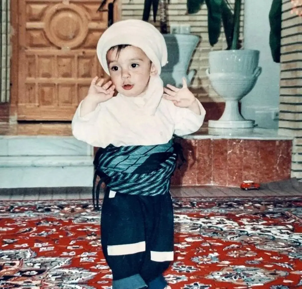 کودکی علی شادمان5